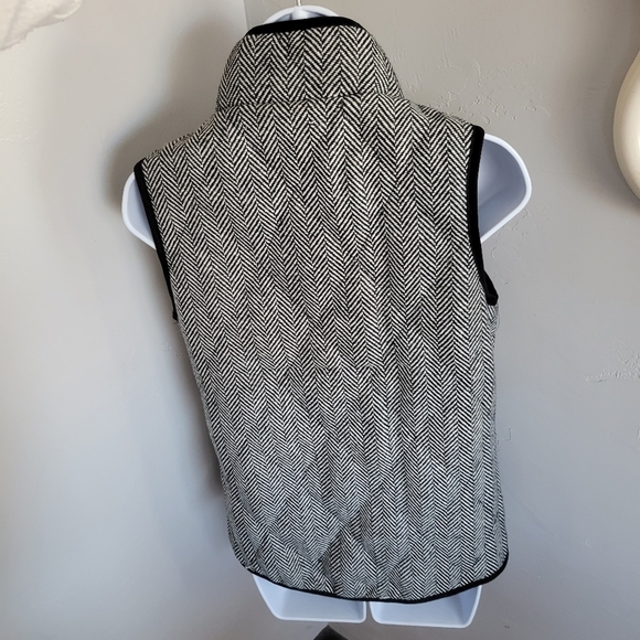 Boutique Only Black & White Herringbone Vest Full Zip Small Pockets Winter - Picture 5 of 7